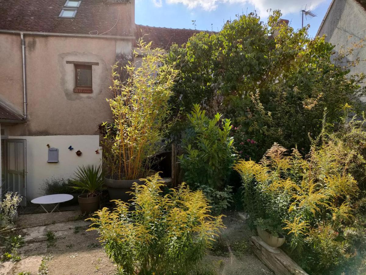 Galerie Benjamine Villa Vezelay Exterior photo